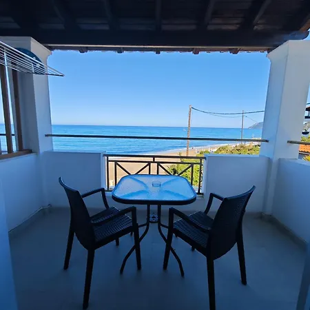 Nereides Апартаменты *